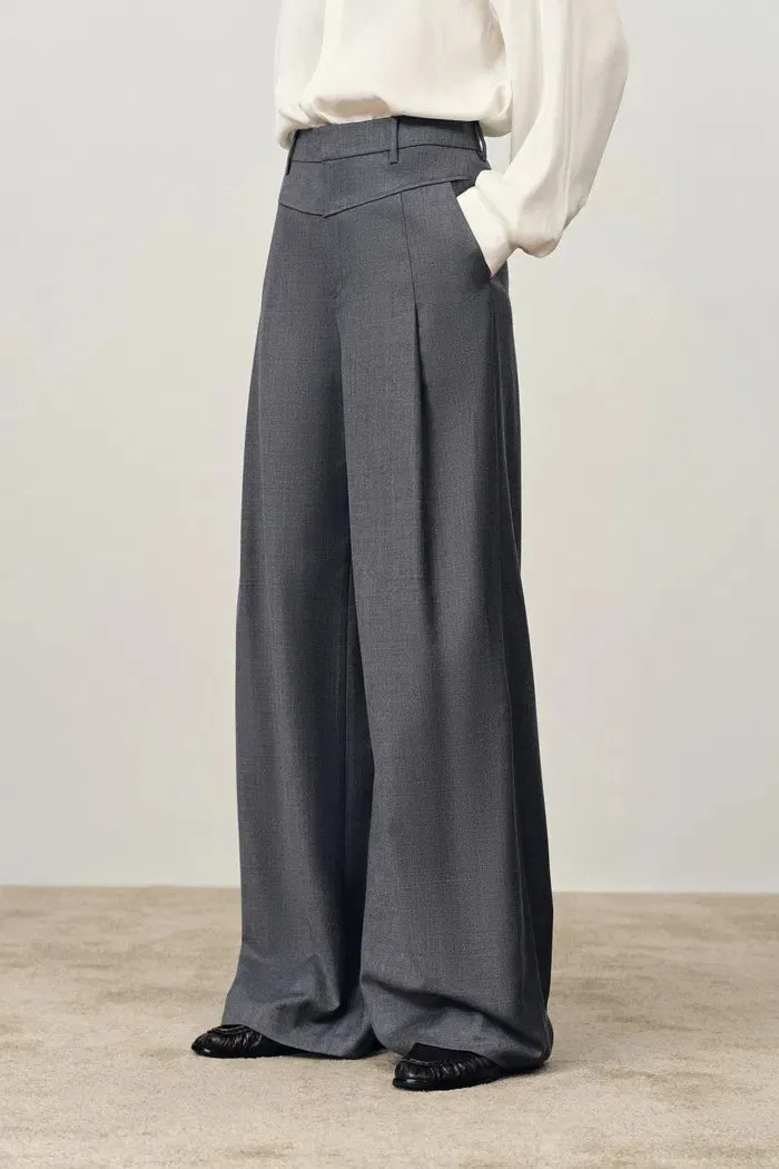 Phoebe Front V Shaped Trousers in Fine Wool Silk Blend Suiting sold by Fabrique product image thumbnail 4