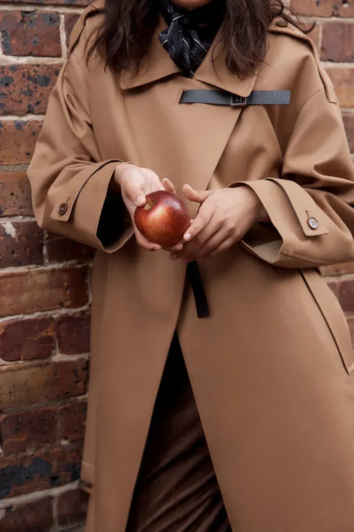 Belroche Removable Quilt Trench Coat in Cotton Blend sold by Fabrique product image thumbnail 4