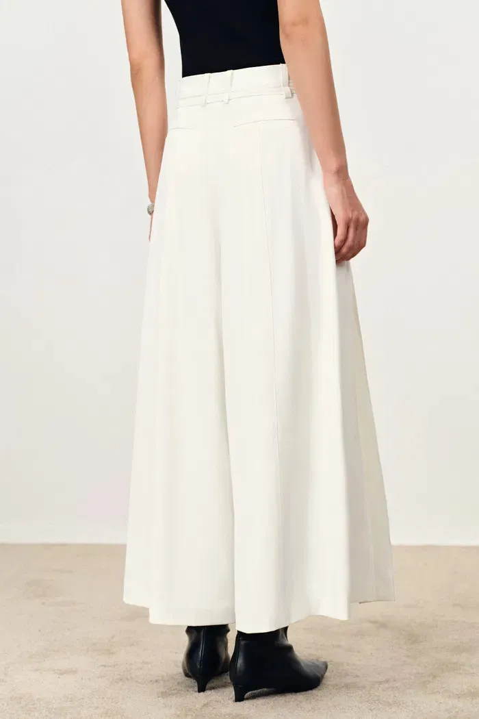 Mignon Anti Transparency Wide Leg Culottes in Lightweight Suiting sold by Fabrique product image thumbnail 4