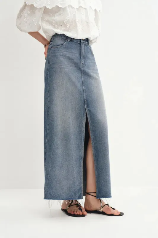 Denim Skirt in Cotton Denim made by Fabrique