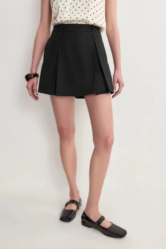 Emily Wren Pleated Mid Rise Skort in Fine Twill made by Fabrique