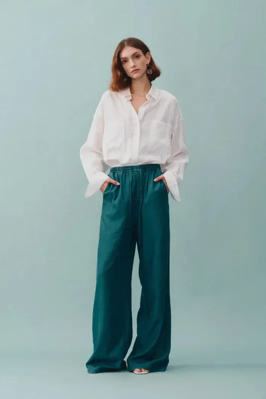 Una Double Patch Pocket Shirt in Linen made by Fabrique