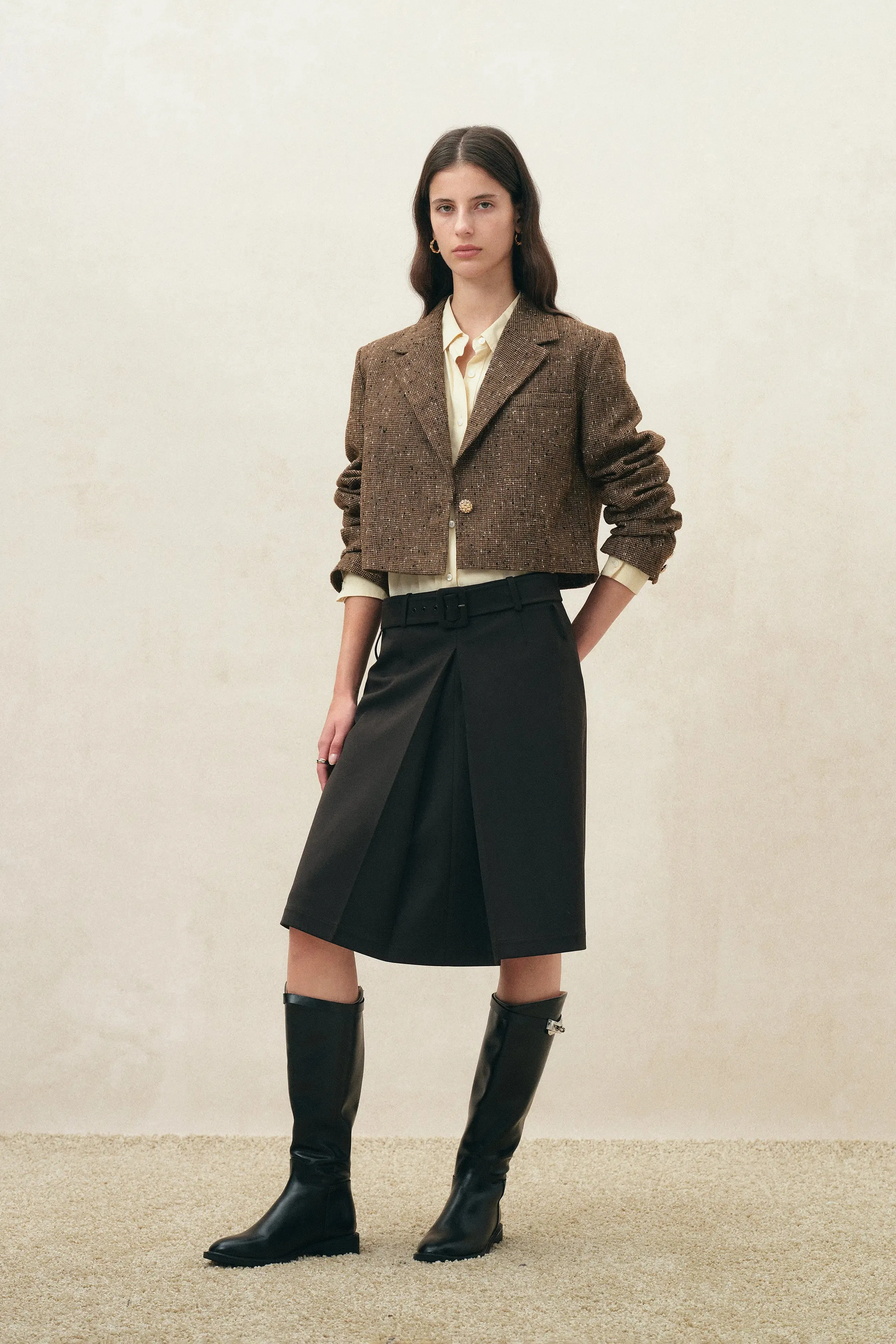 Eleanor Crop Houndstooth Blazer in Light Wool-Blend sold by Fabrique product image thumbnail 3