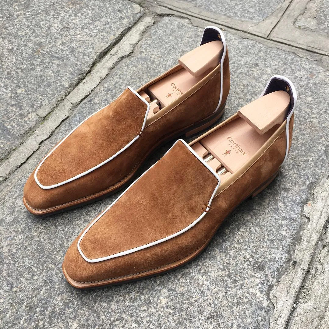 Brighton - Castor Suede sold by Mehra