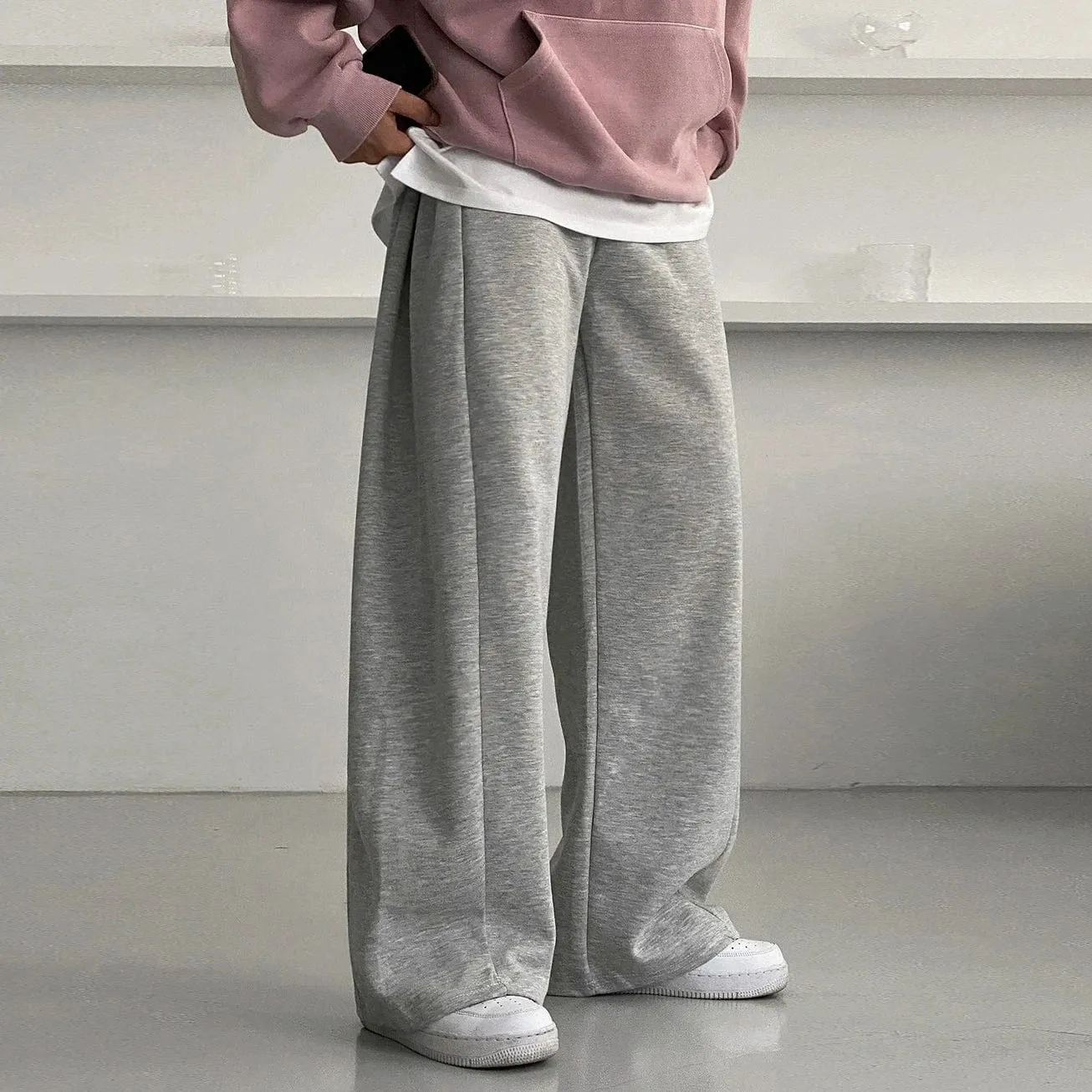 RT No. 29060 PLEATED STRAIGHT SWEATPANTS sold by Real Takai