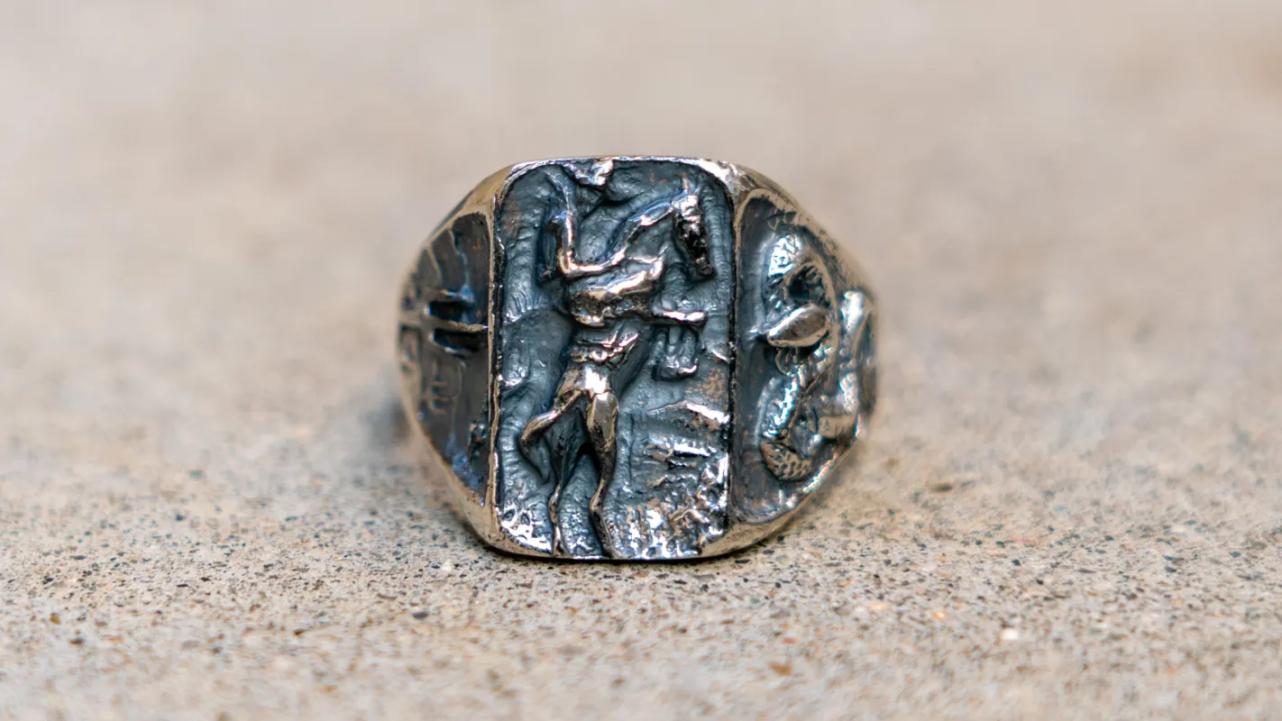 Kilroy Horse Rider Ring made by Kilroy-VTG