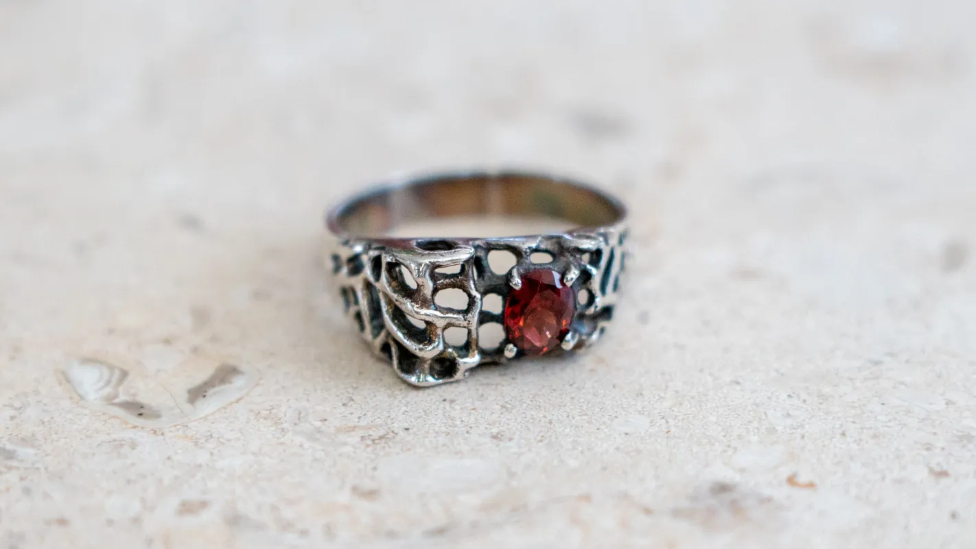 Vintage Art Nouveau Garnet Ring Size-12.5 made by Kilroy-VTG