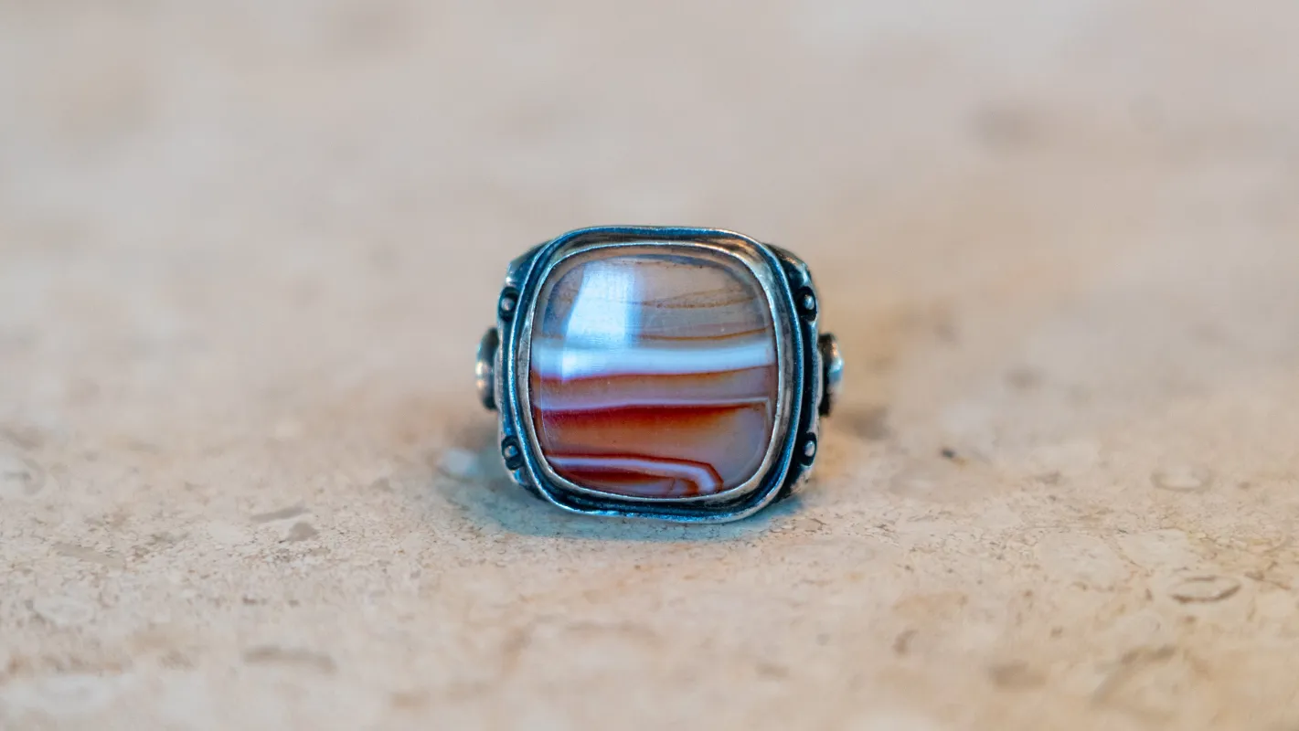 Excellent Harvey Era Southwestern Agate Ring Size-10 made by Kilroy-VTG