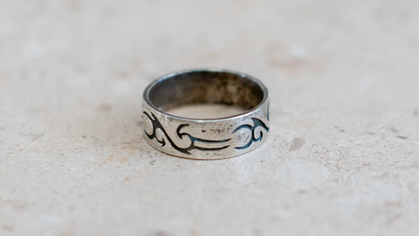 Deadstock 1990s Tribal Sterling Silver Band Ring Size-11 made by Kilroy-VTG