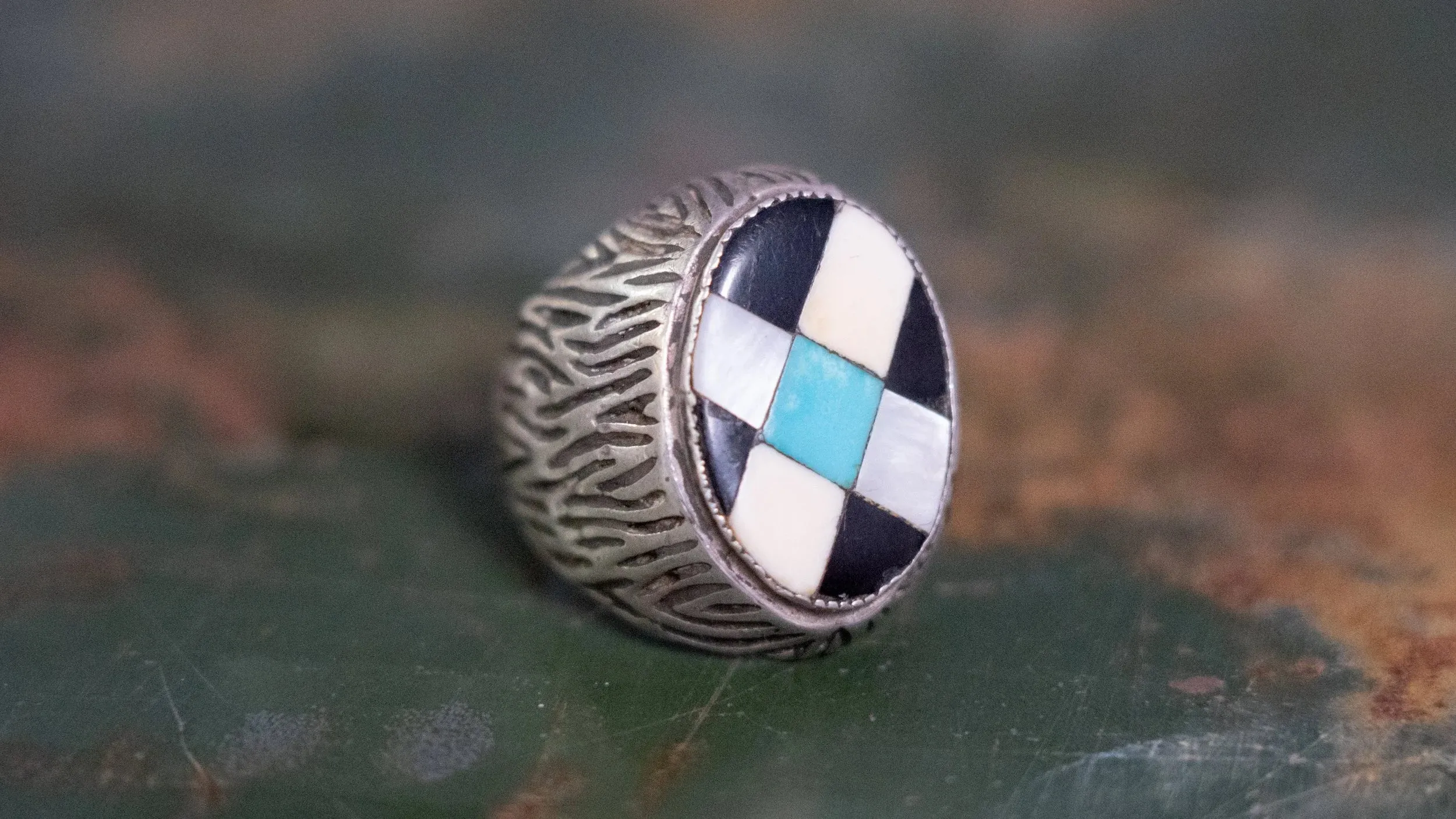 Heavy 1960s Southwestern Oval Inlay Ring Size-9 sold by Kilroy-VTG product image thumbnail 2