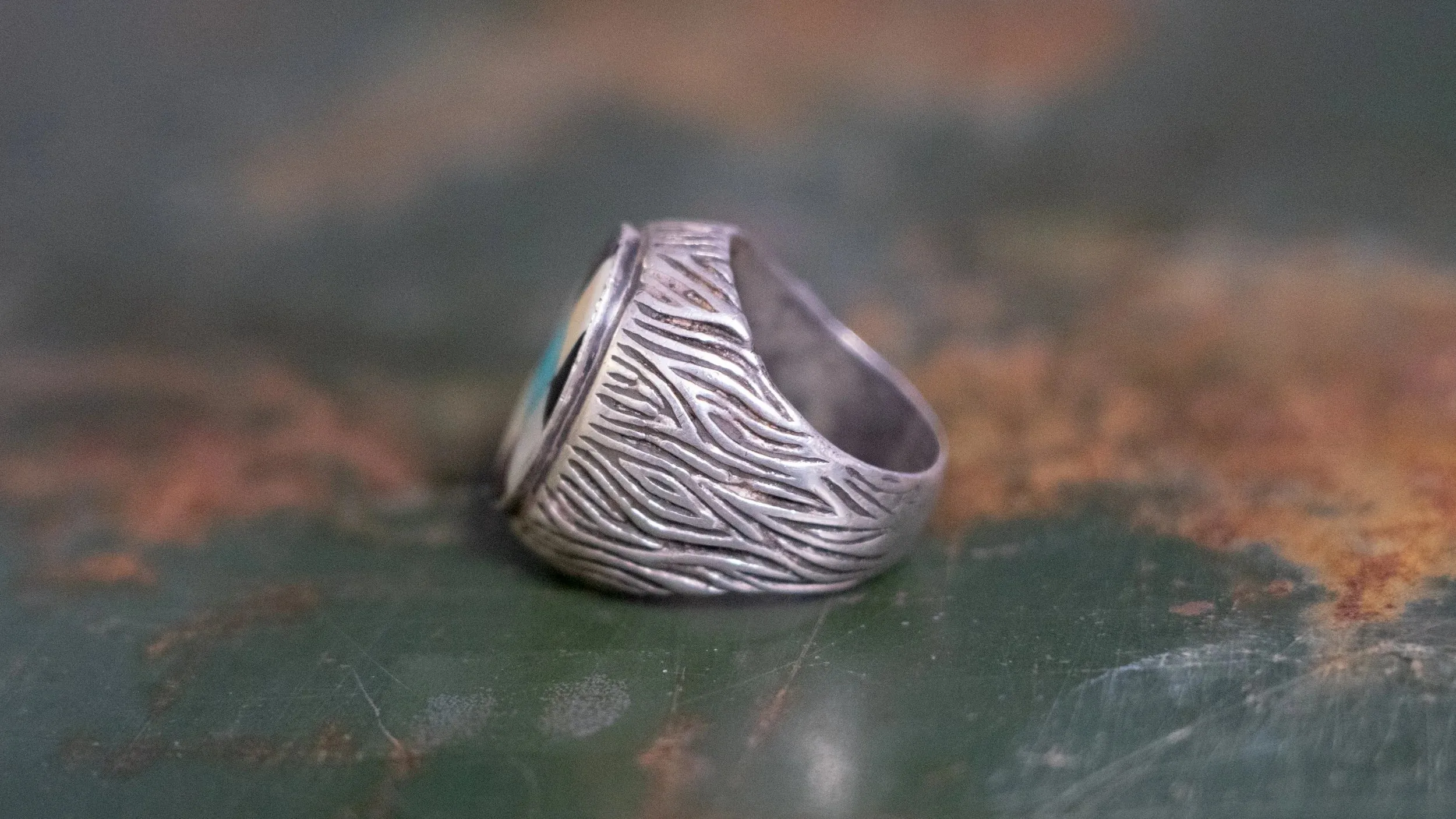 Heavy 1960s Southwestern Oval Inlay Ring Size-9 sold by Kilroy-VTG product image thumbnail 5
