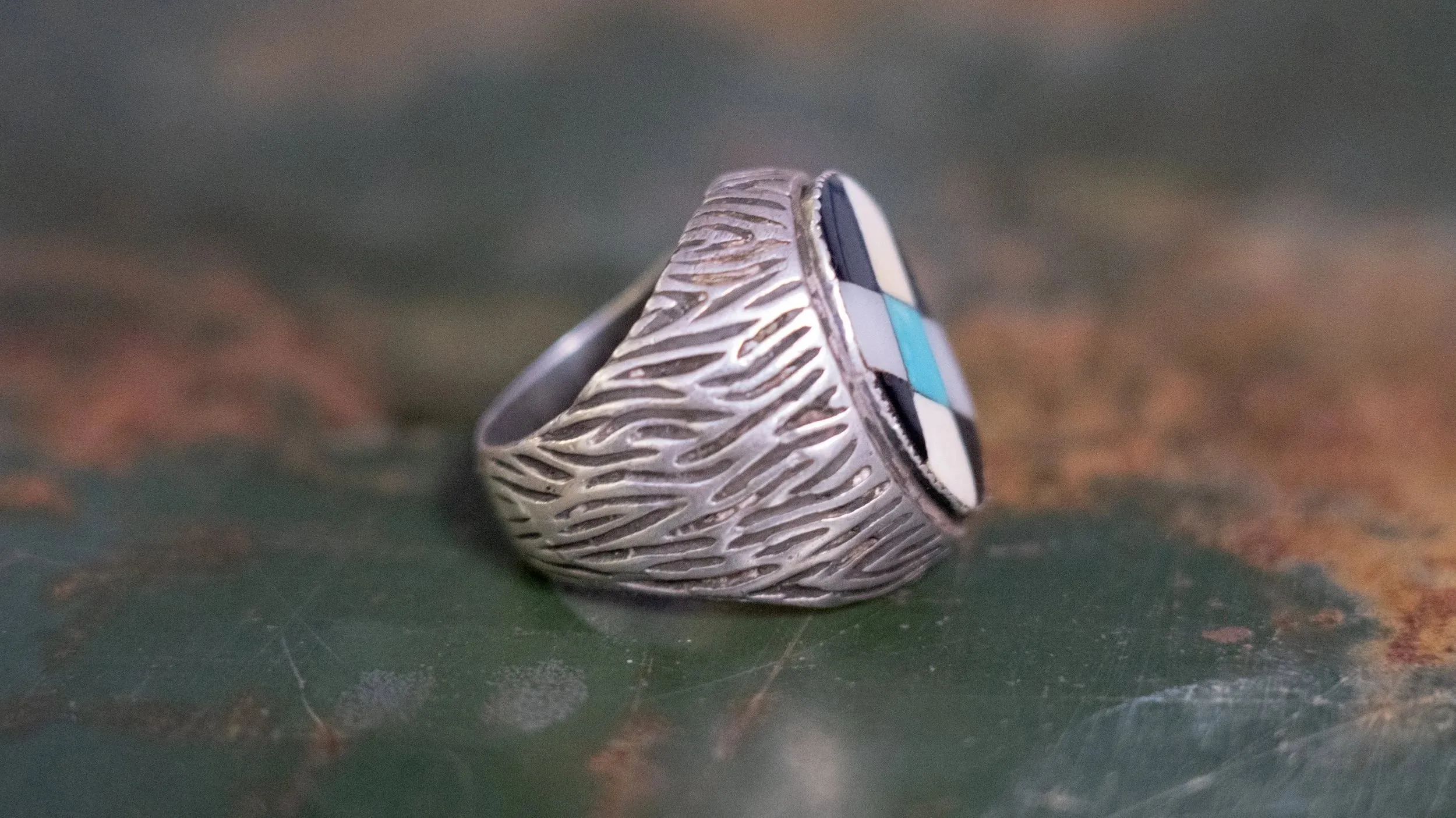 Heavy 1960s Southwestern Oval Inlay Ring Size-9 sold by Kilroy-VTG product image thumbnail 3