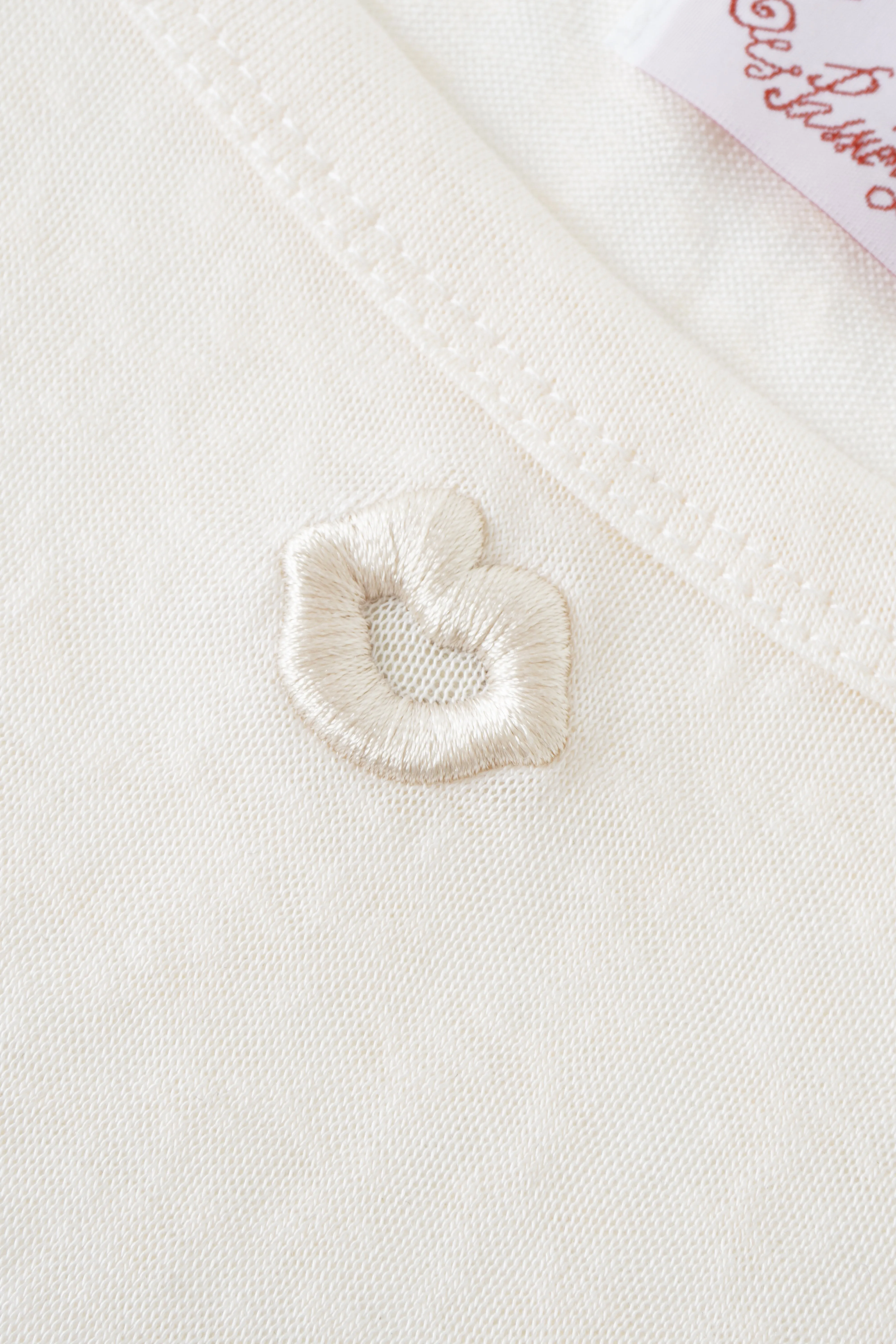 "Le Relief" tee beige sold by Passion de L’âme product image thumbnail 3