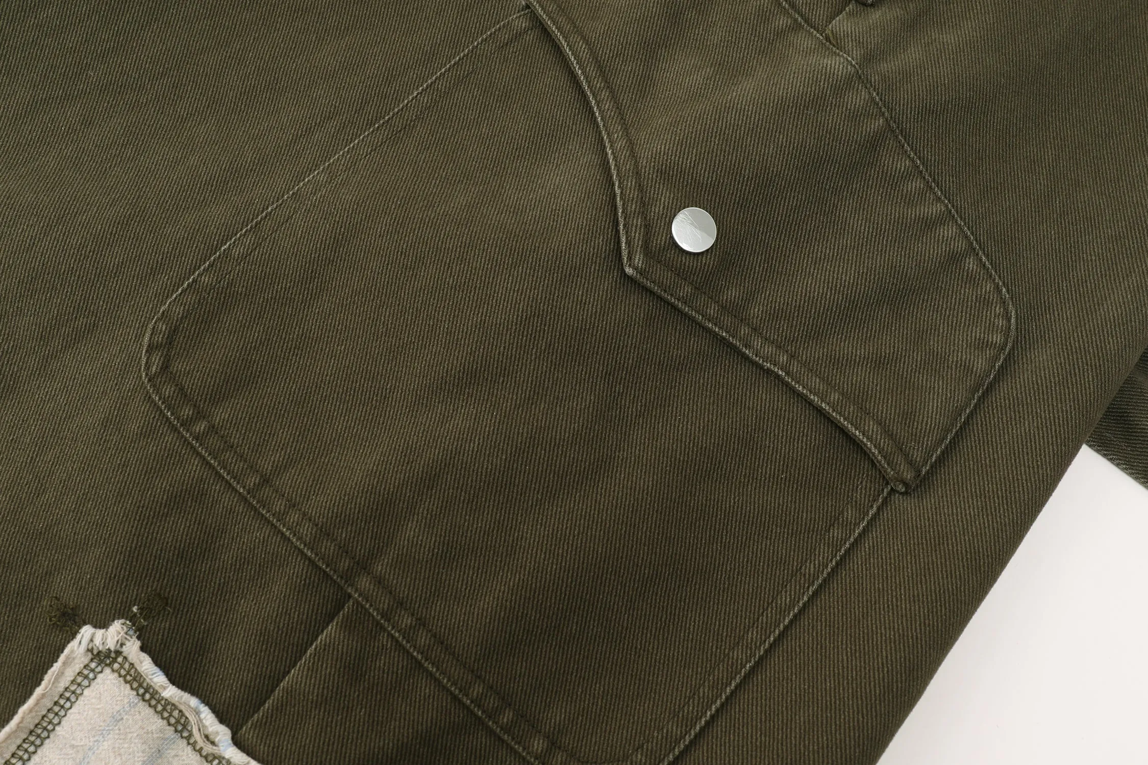 "Le Voyageur" patch trench sold by Passion de L’âme product image thumbnail 4
