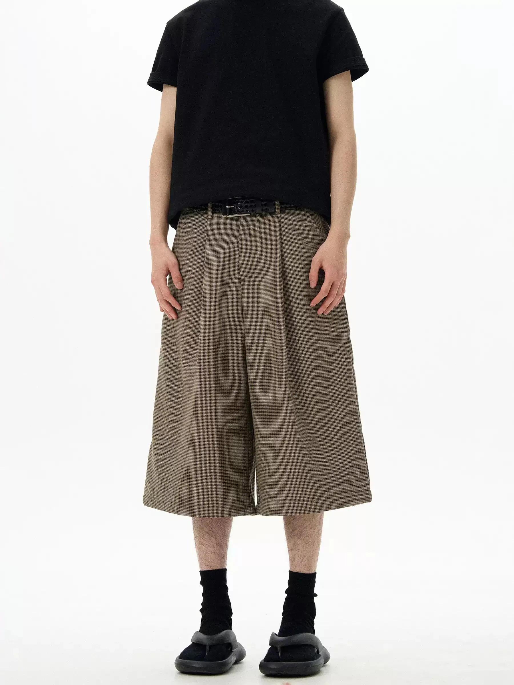 Wide-Leg Pleated Houndstooth Pattern Bermuda Shorts sold by Night City Clothing product image thumbnail 2