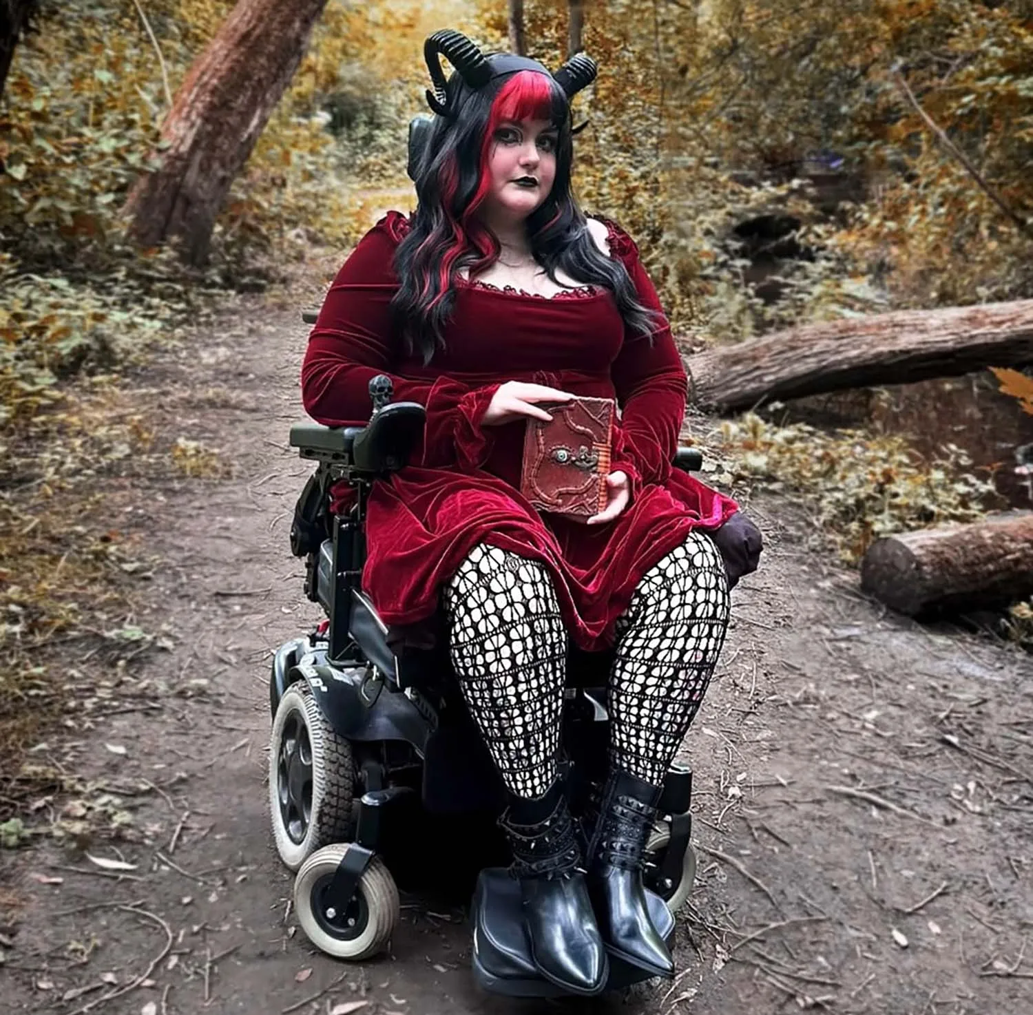 Arachne Fishnets sold by Snag Tights product image thumbnail 3