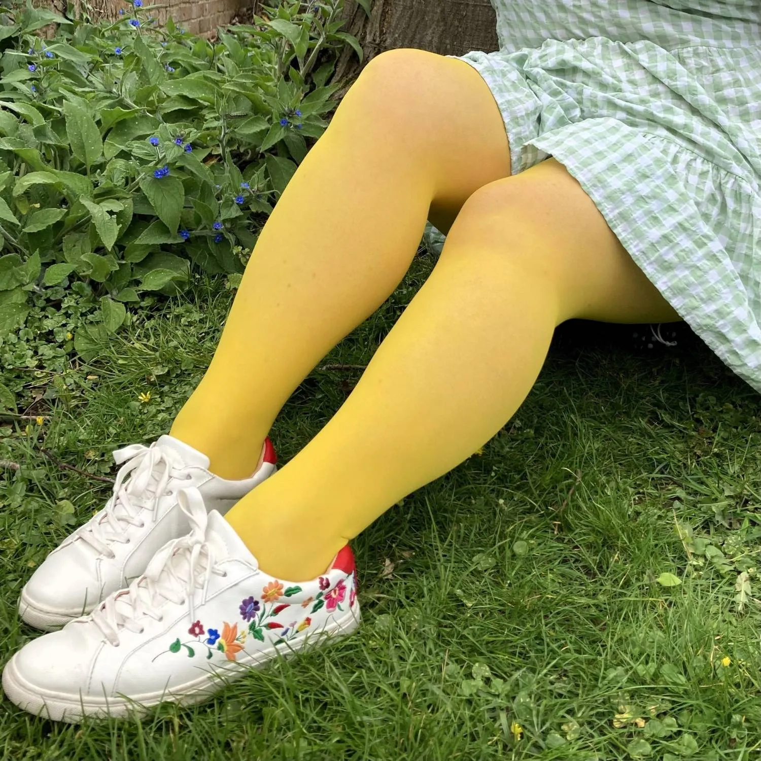 Sheer 30 Den Pantyhose - Lemon sold by Snag Tights product image thumbnail 4