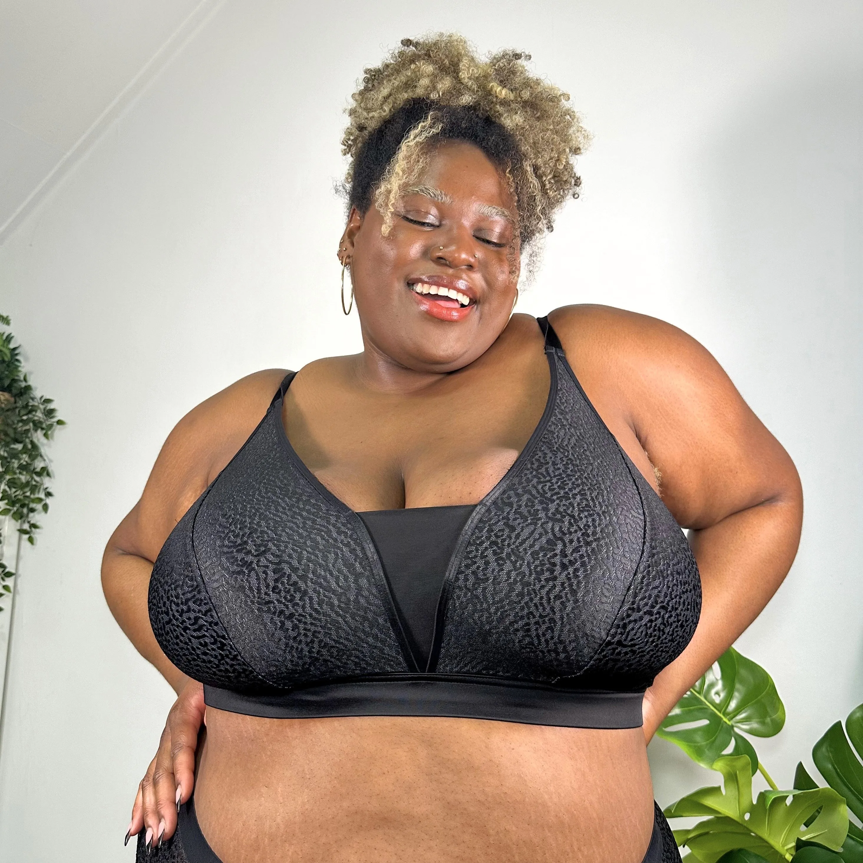 Full Cup Bra - Leopard sold by Snag Tights product image thumbnail 3