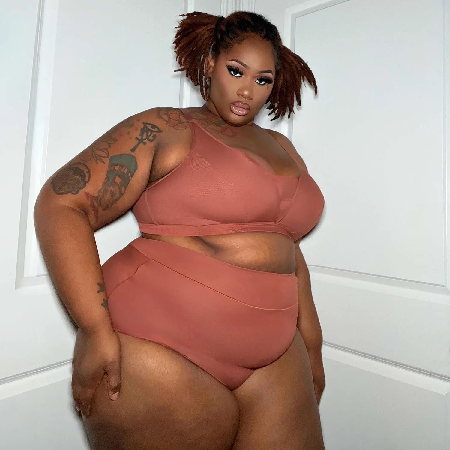 Organic Cotton Super High Waist Panties - Root Beer sold by Snag Tights product image thumbnail 2