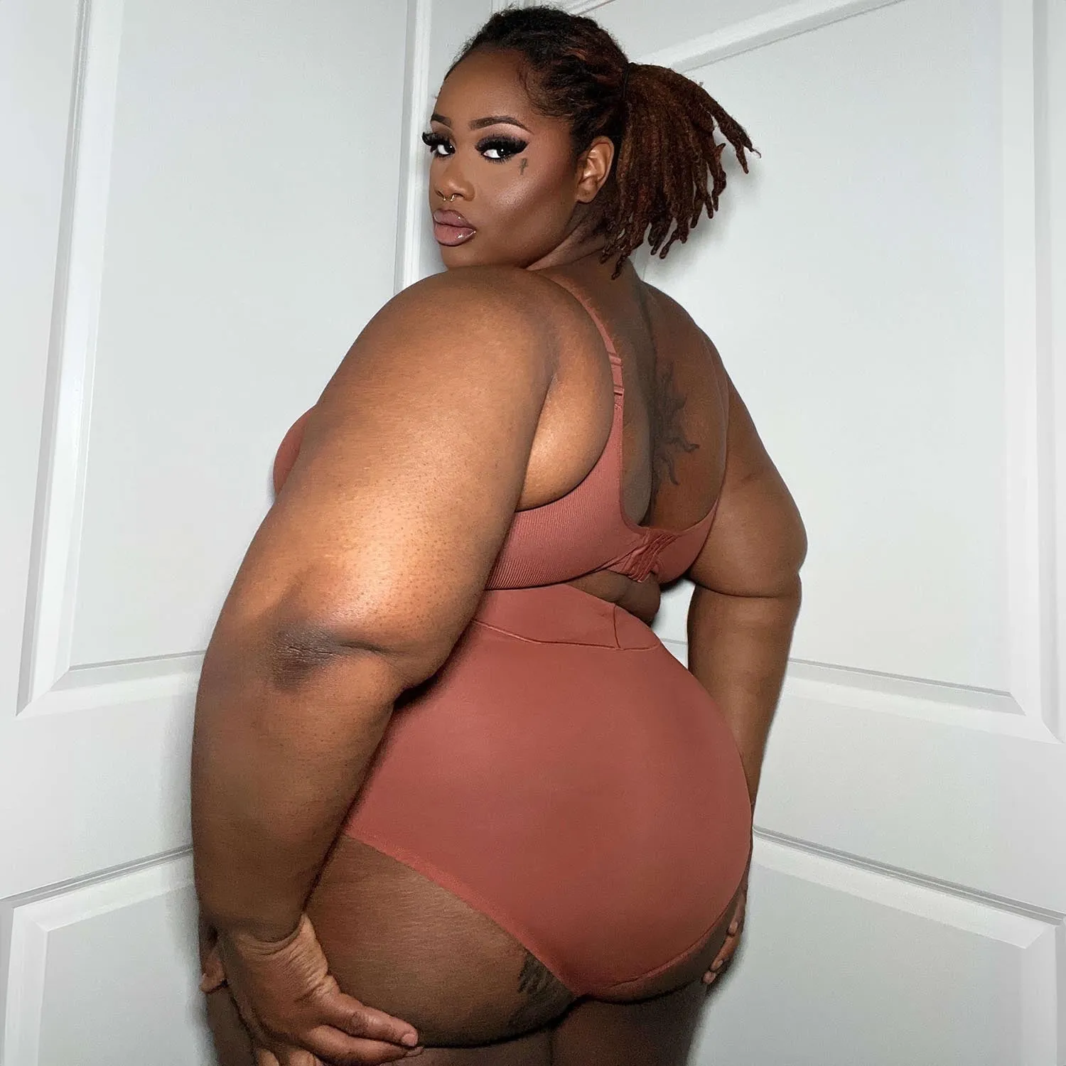 Organic Cotton Super High Waist Panties - Root Beer sold by Snag Tights product image thumbnail 5