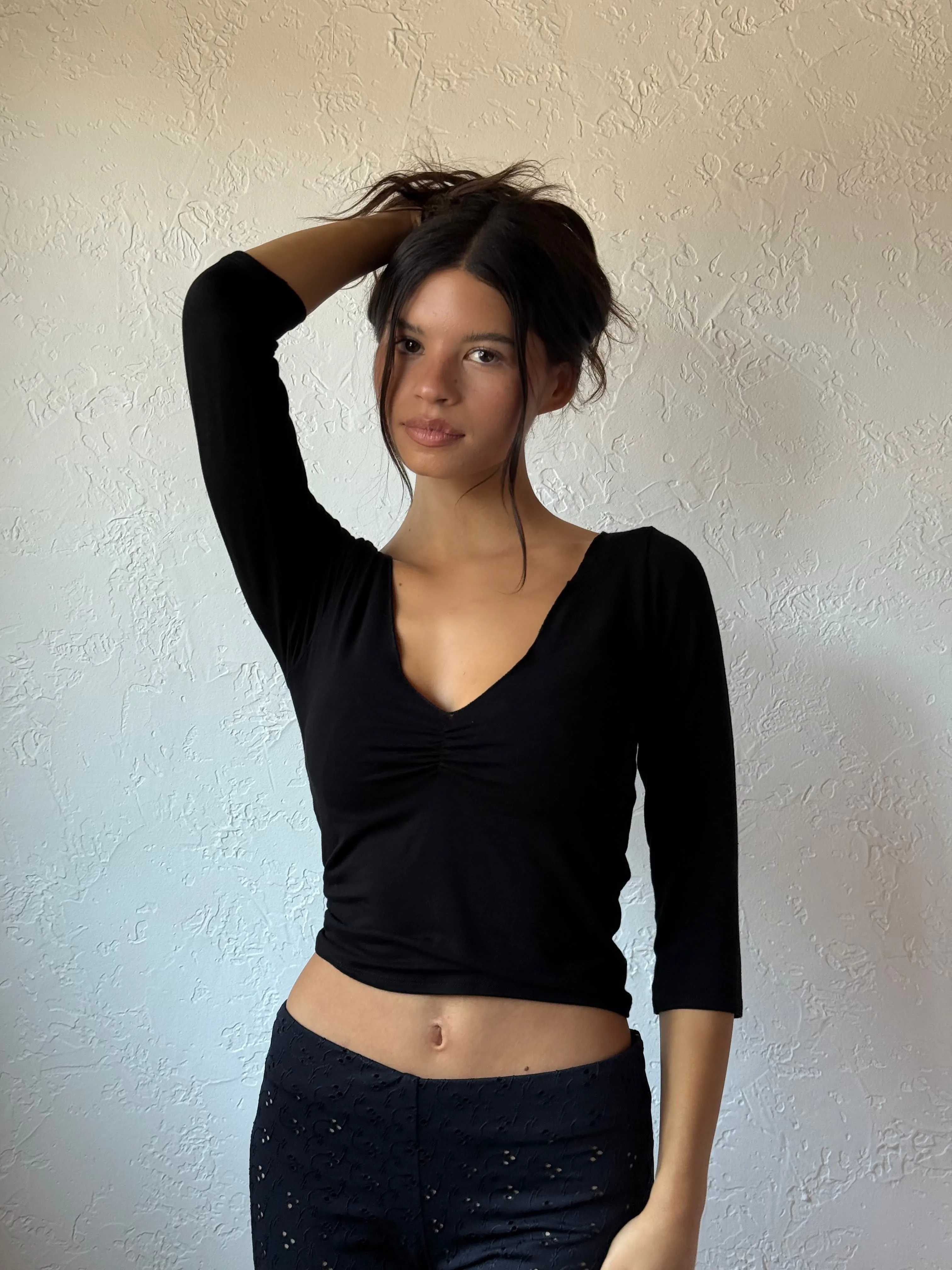 THE V-NECK TEE IN BLACK sold by Bella Venice product image thumbnail 4