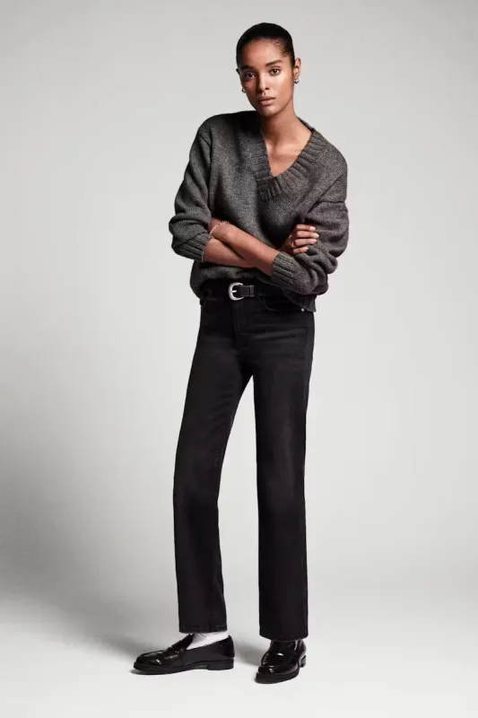 Le Sleek Straight sold by Hills Dry Goods