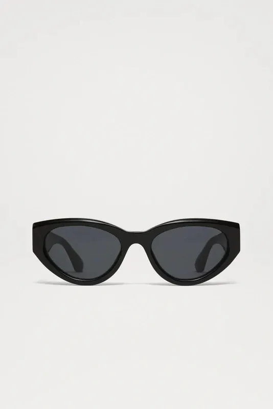 06 sold by Hills Dry Goods