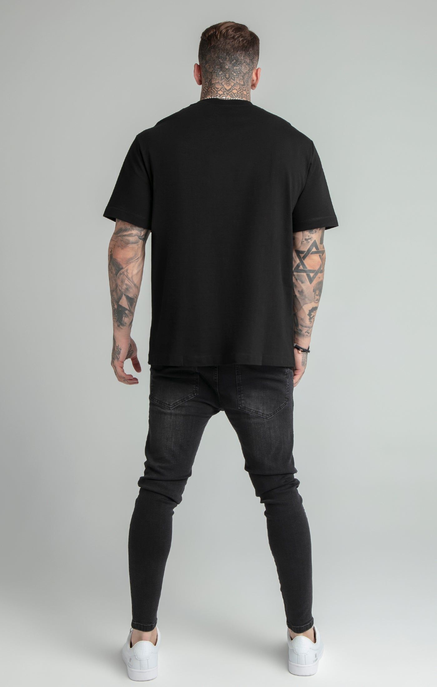 Black Gold Chain Relaxed Fit T-Shirt sold by Siksilk product image thumbnail 6