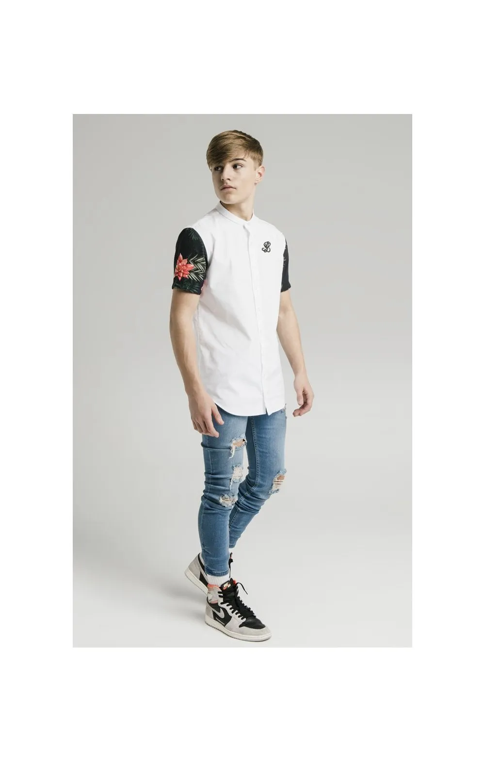 Illusive London S/S Grandad Collar Raglan Shirt - White & Floral sold by Siksilk product image thumbnail 5