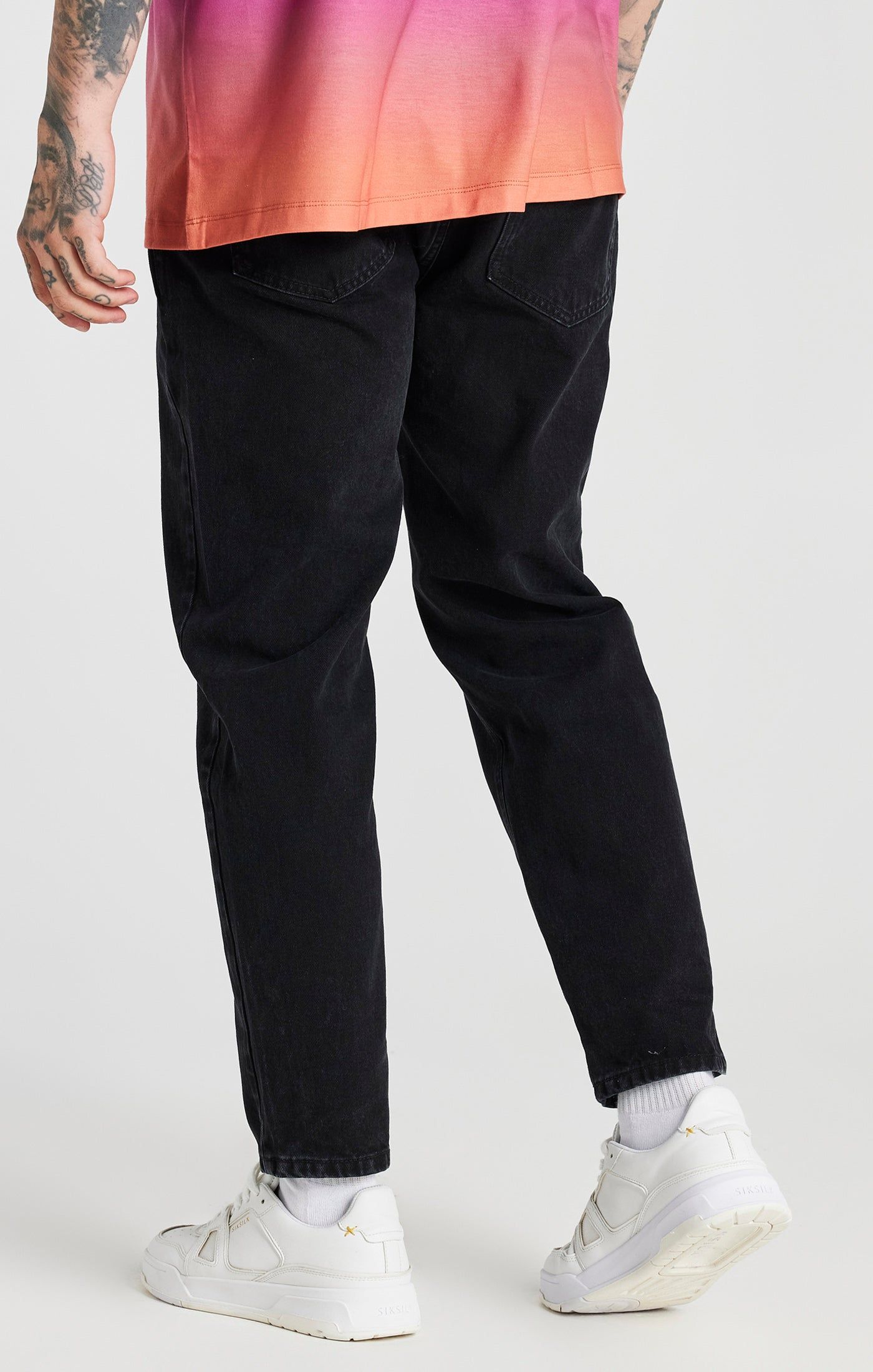 Black Basic Carrot Jean sold by Siksilk product image thumbnail 3