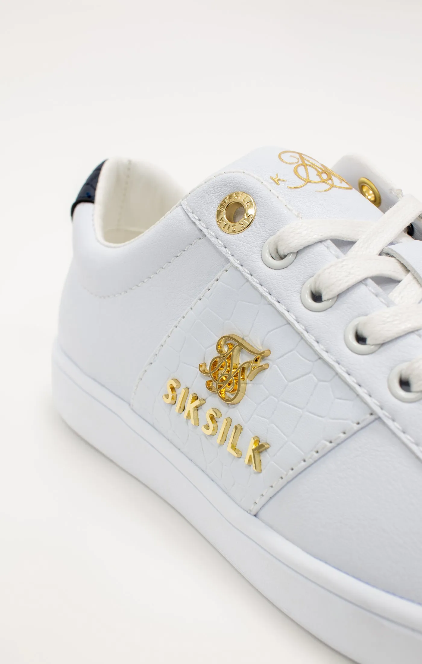White Juniors Low-Top Classic Trainer With Metal Logo sold by Siksilk product image thumbnail 2