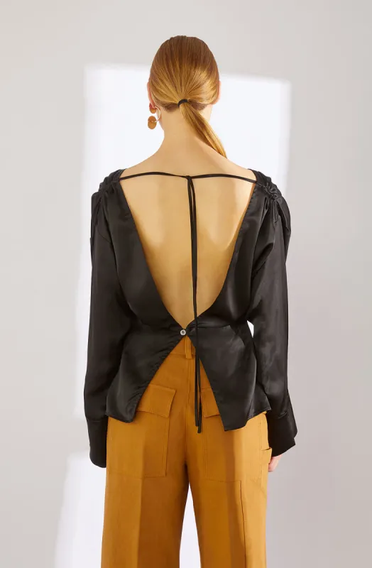 Blusa in satin sold by Erika Cavallini