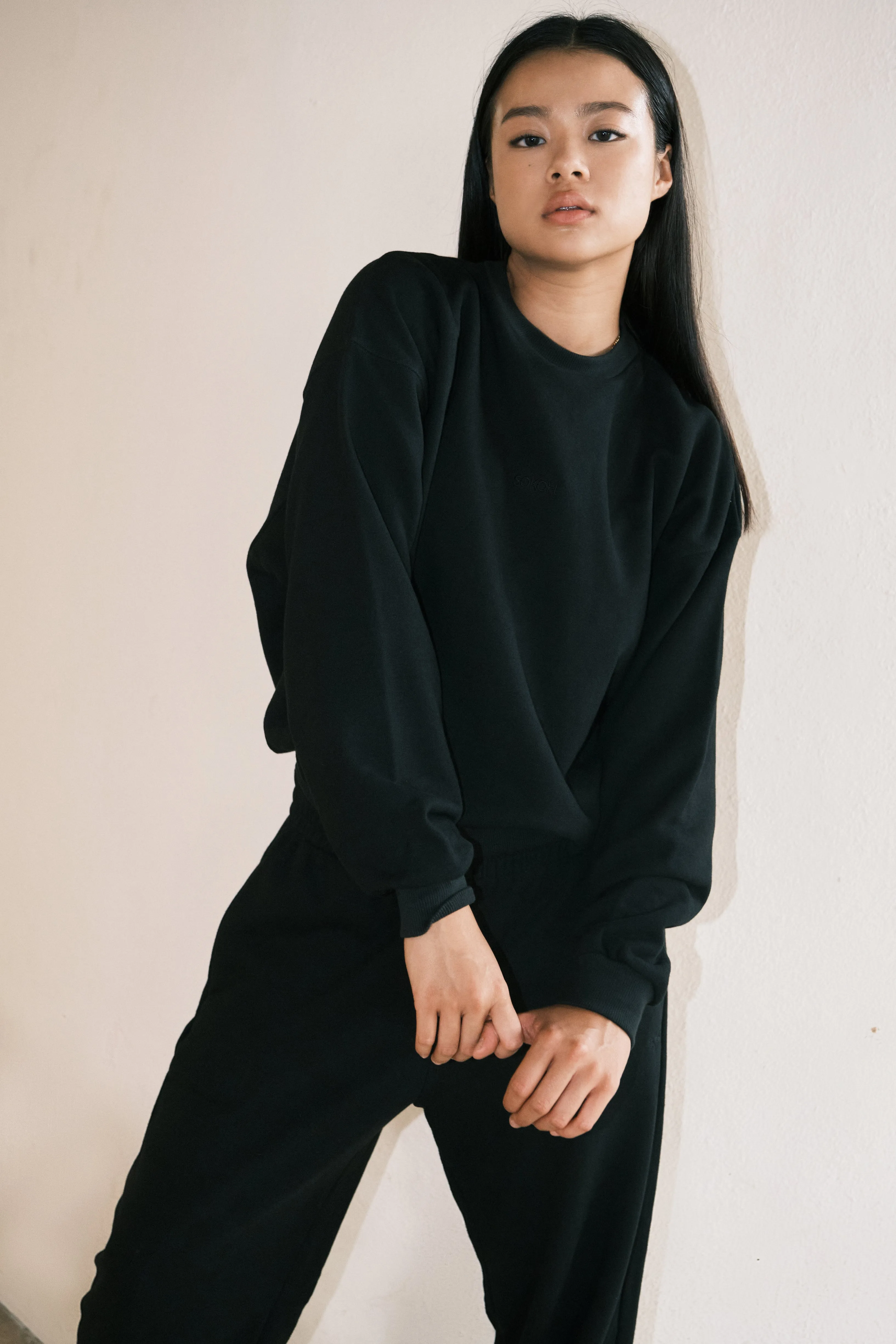 Vintage Crewneck Black sold by Earthkind product image thumbnail 2