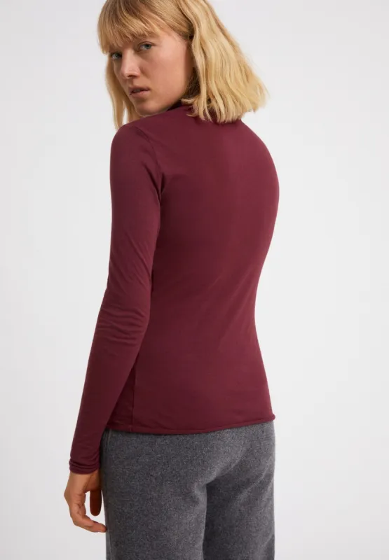 MALENAA Turtleneck Pullover Ruby Red made by Armedangels