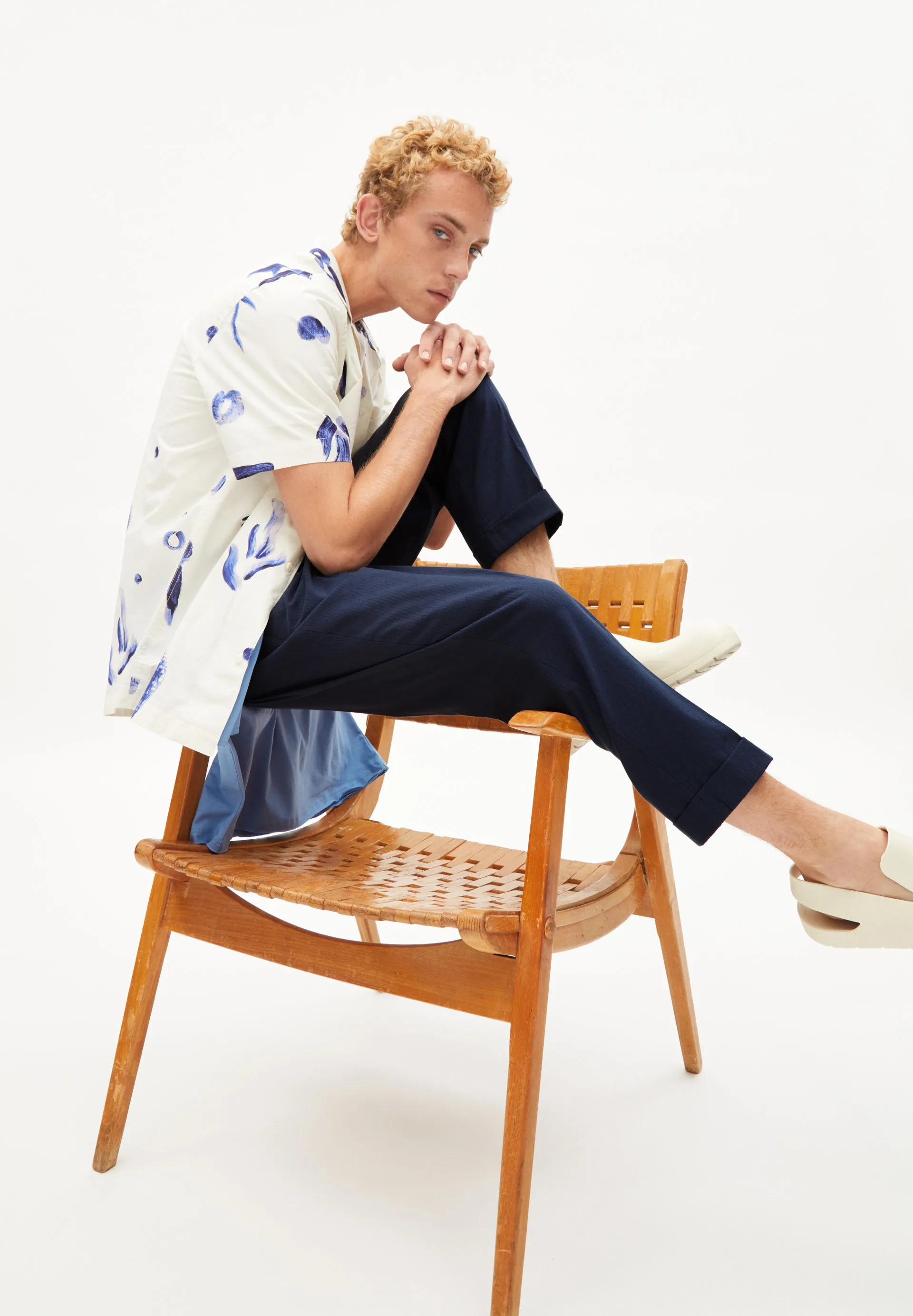 LOVDAAG Underwater Linen Shirt sold by Earthkind product image thumbnail 3