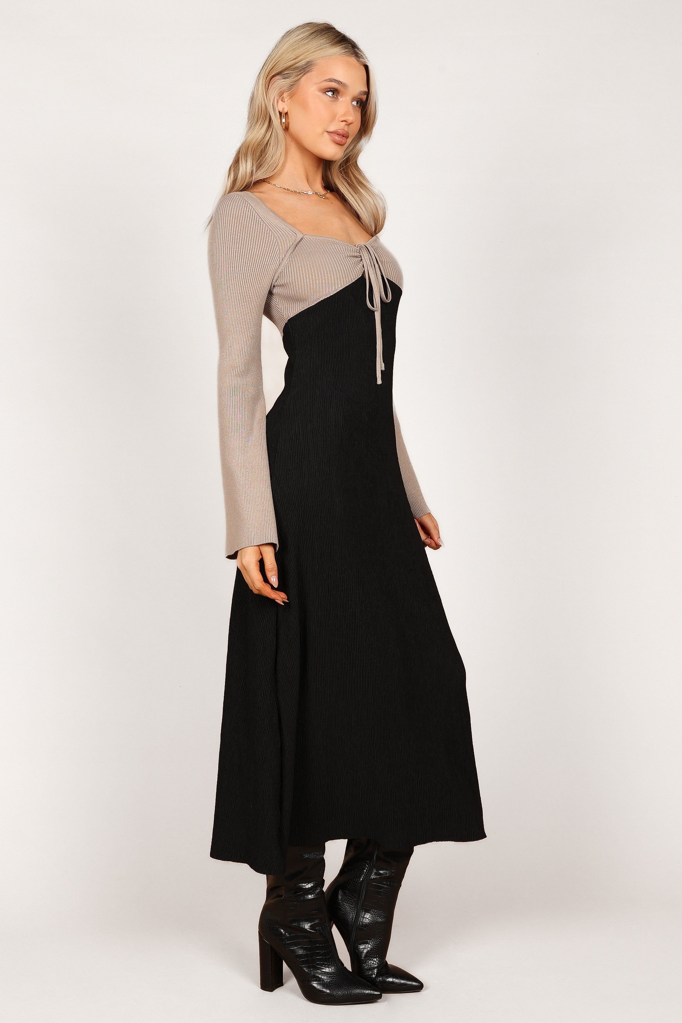 Lirique Long Sleeve Maxi Dress - Black/Grey sold by Petal & Pup product image thumbnail 4
