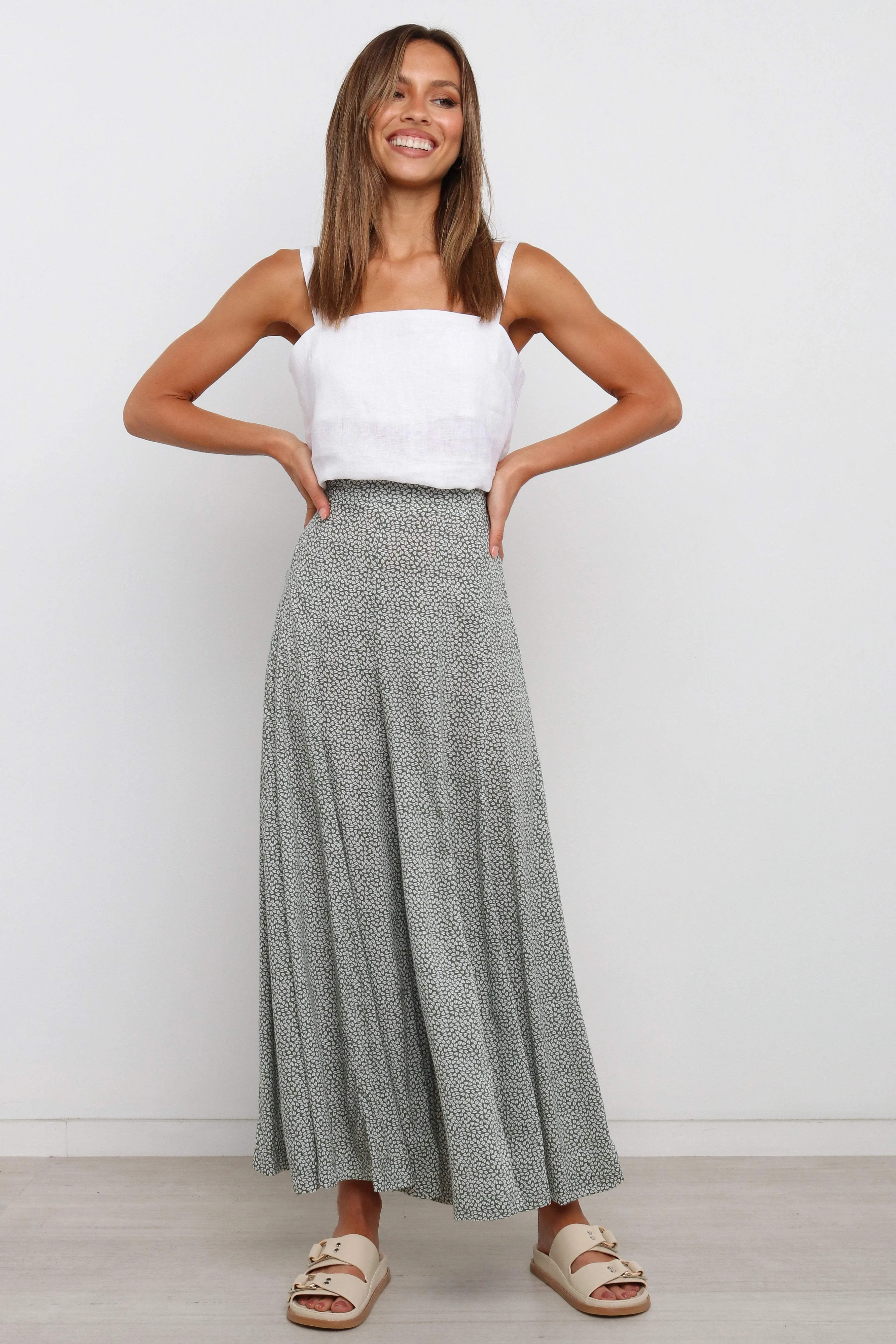 Neveah Pant - Green sold by Petal & Pup