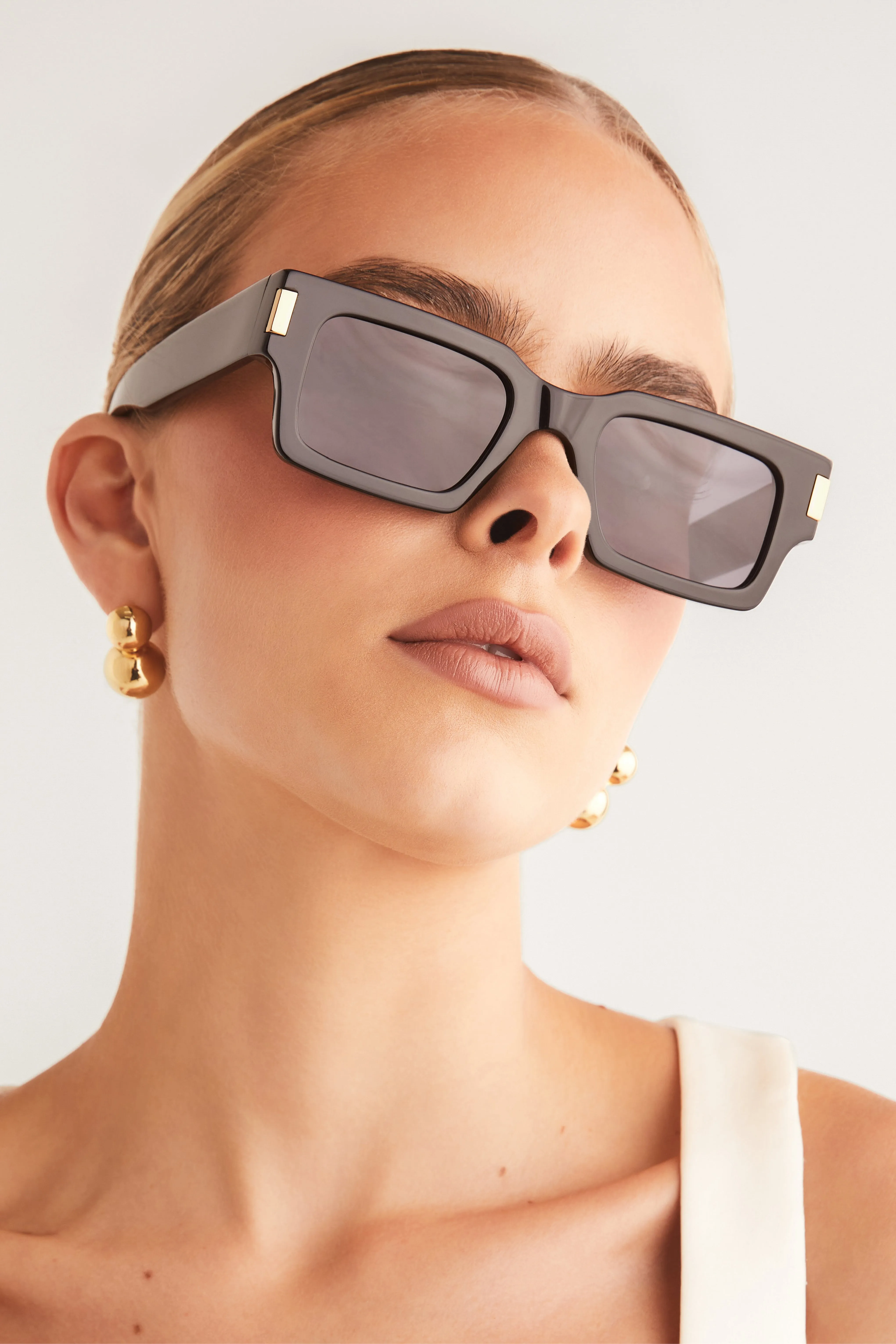 The Sara - Black sold by Petal & Pup product image thumbnail 3