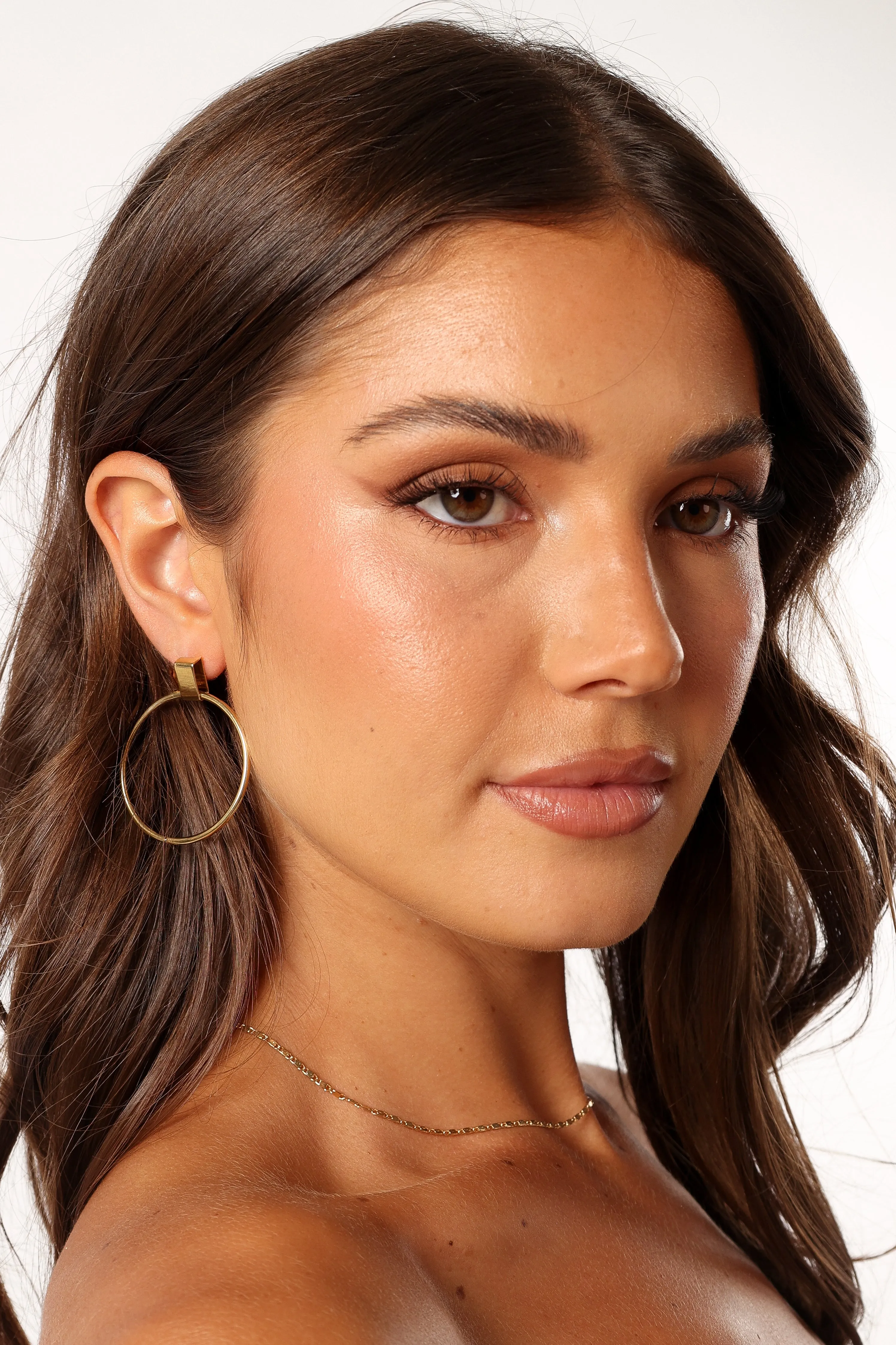 Bonnie Hoop Earrings - Gold sold by Petal & Pup