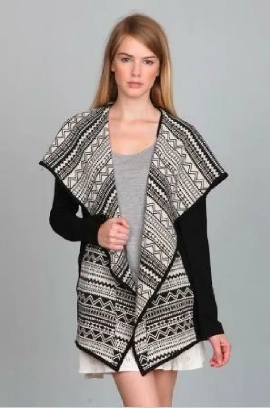 En Créme Black and White Aztec Jacket made by En Creme