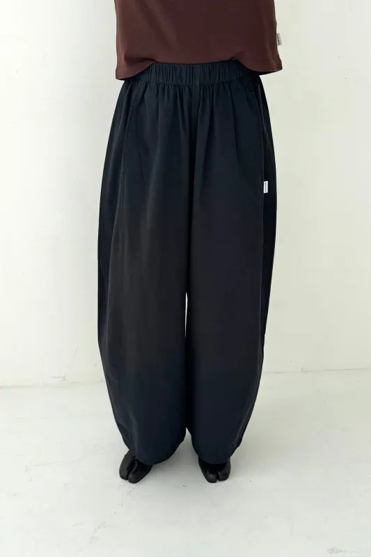 Parachute Pants - BLACK made by Le Bon Shoppe