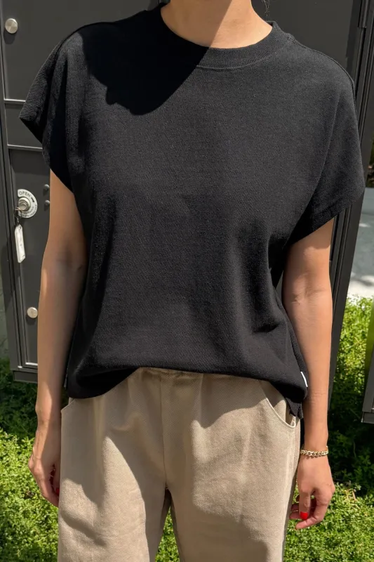Jeanne Tee - Black made by Le Bon Shoppe