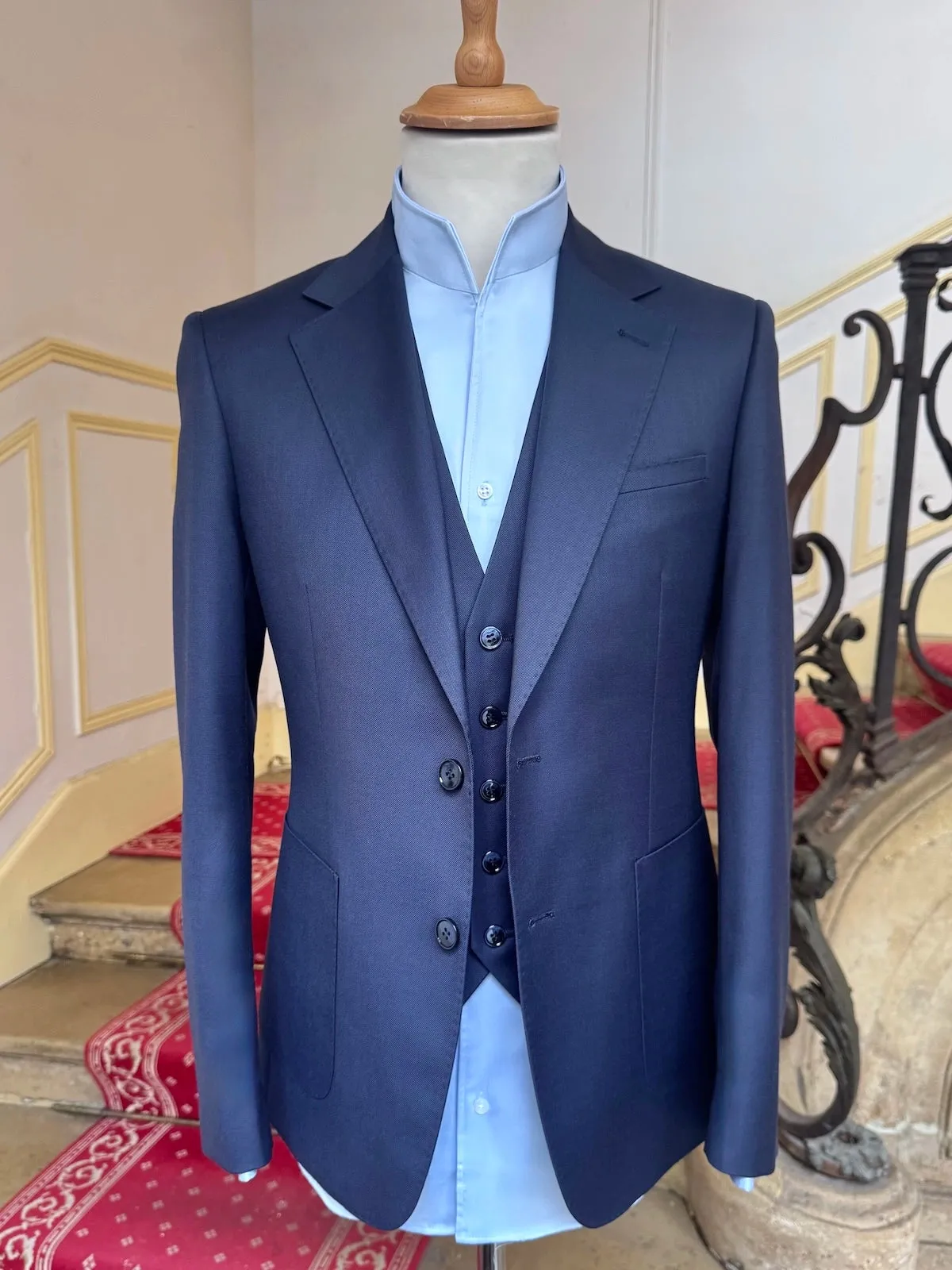 Costume Trois Pièces Bleu En Laine Froide sold by Zedby