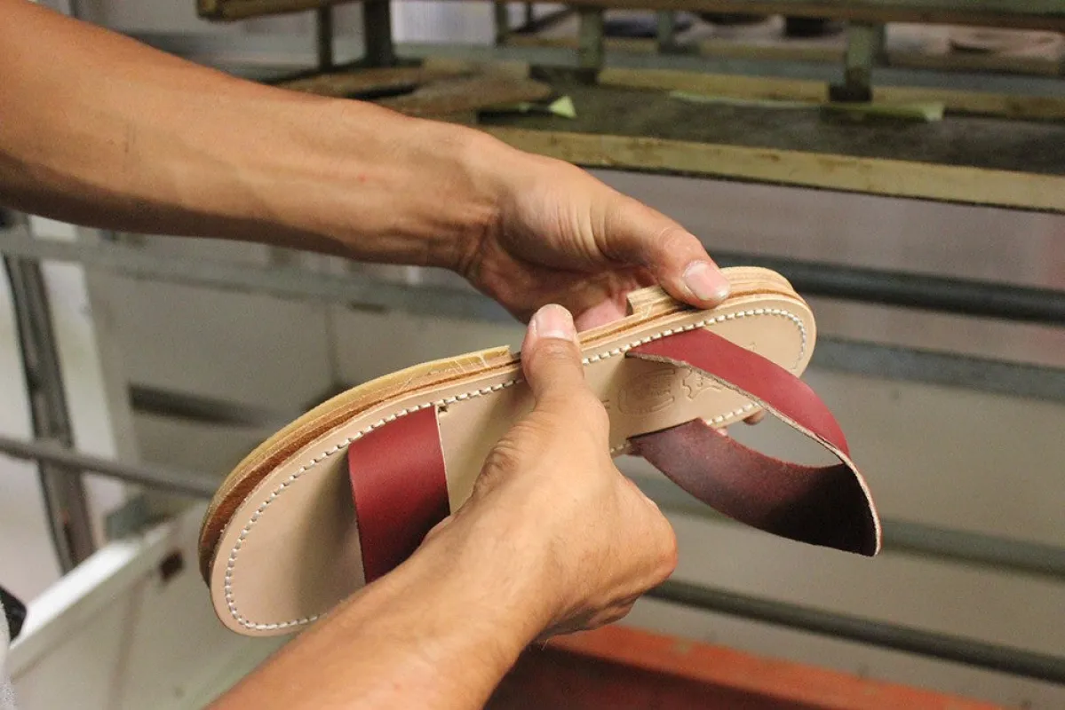 Ressemelage Sandales sold by La Botte Gardiane