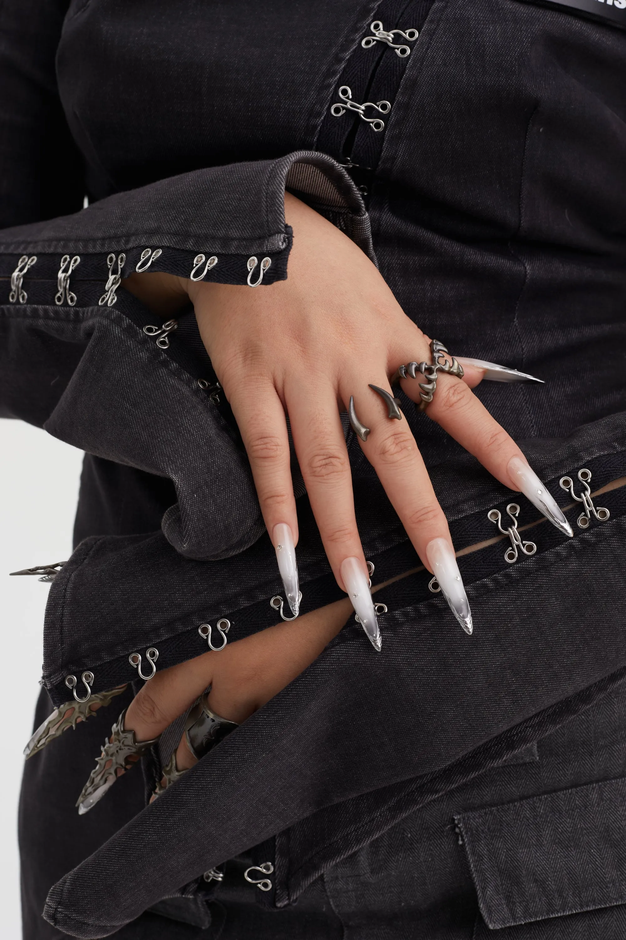 Fervooor Battle Angel Aged Bronze Hound Fang Slim Ring sold by Fervooor product image thumbnail 4