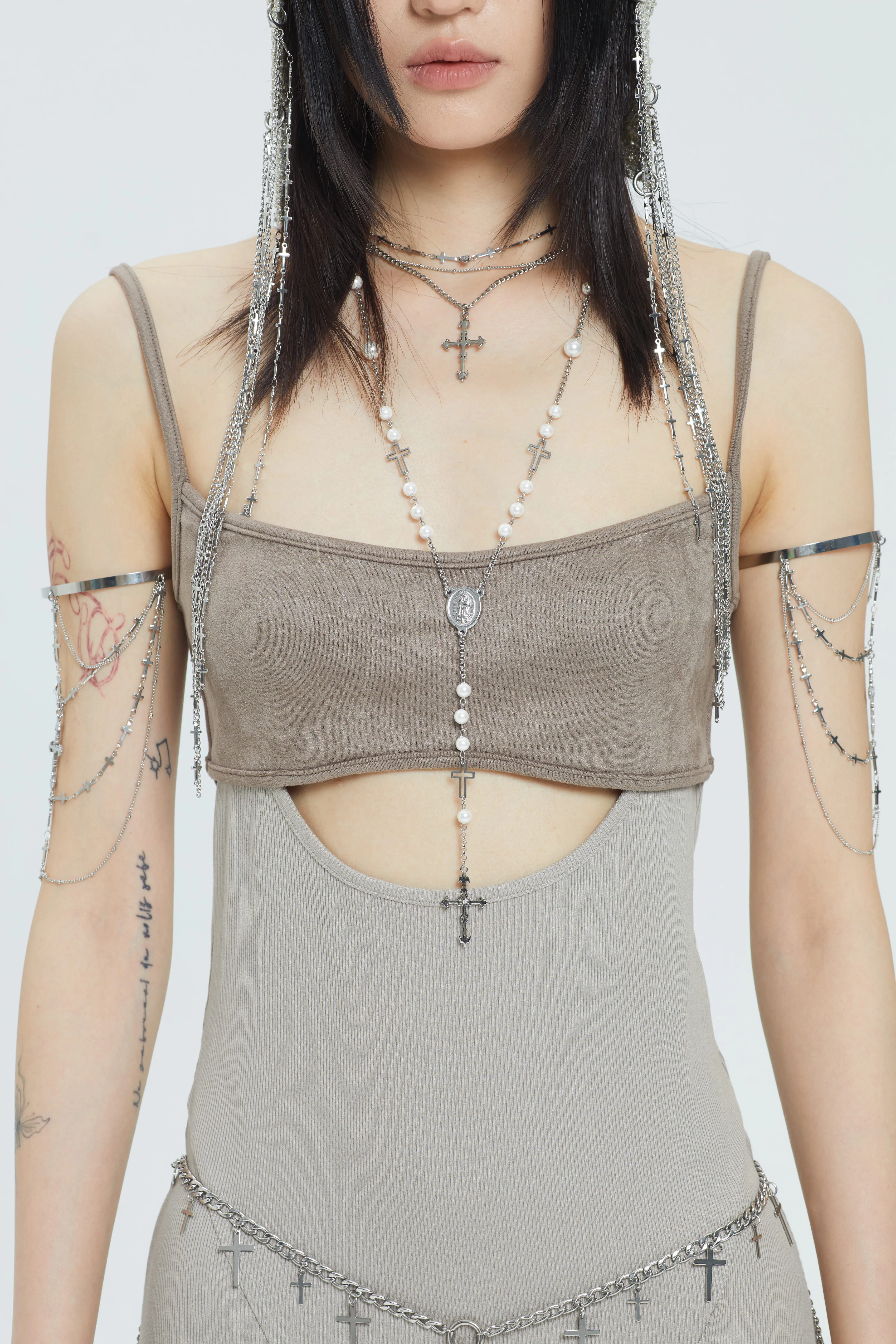 Fervooor Dune chrome heart lily crucifix long chain necklace sold by Fervooor product image thumbnail 5