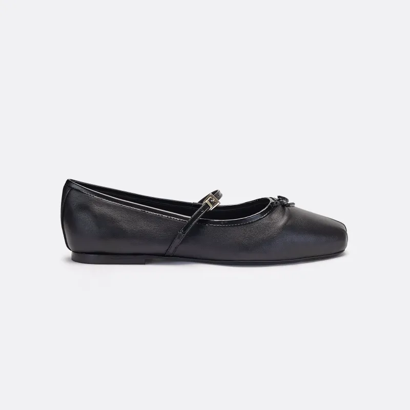 CÉLESTE sold by Helena Mar