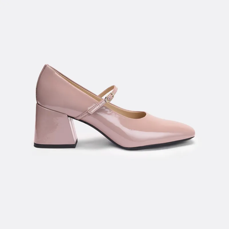 VÉRITÉ sold by Helena Mar