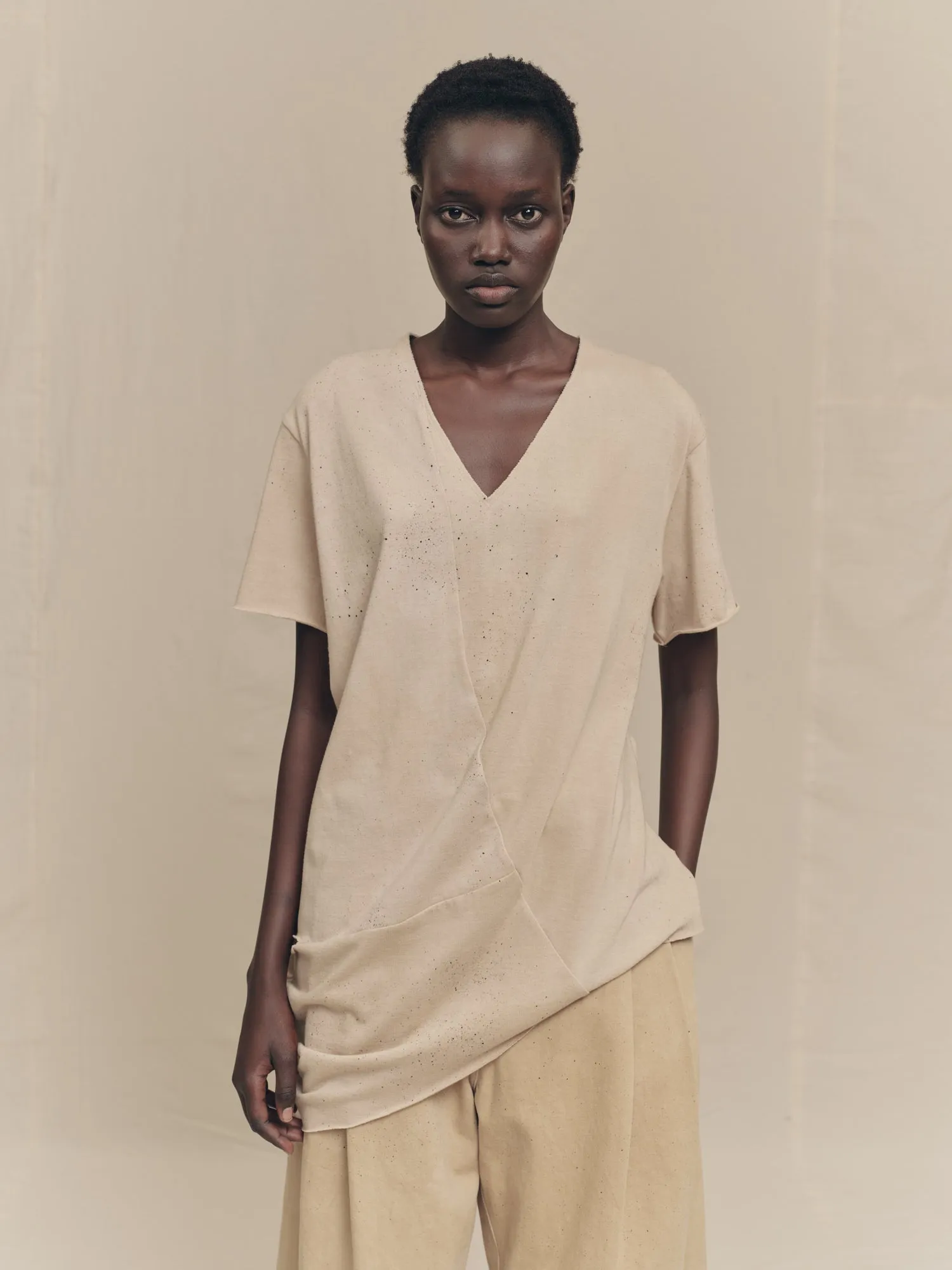 DECONSTRUCTED V-NECK T-SHIRT sold by ziggy chen product image thumbnail 5