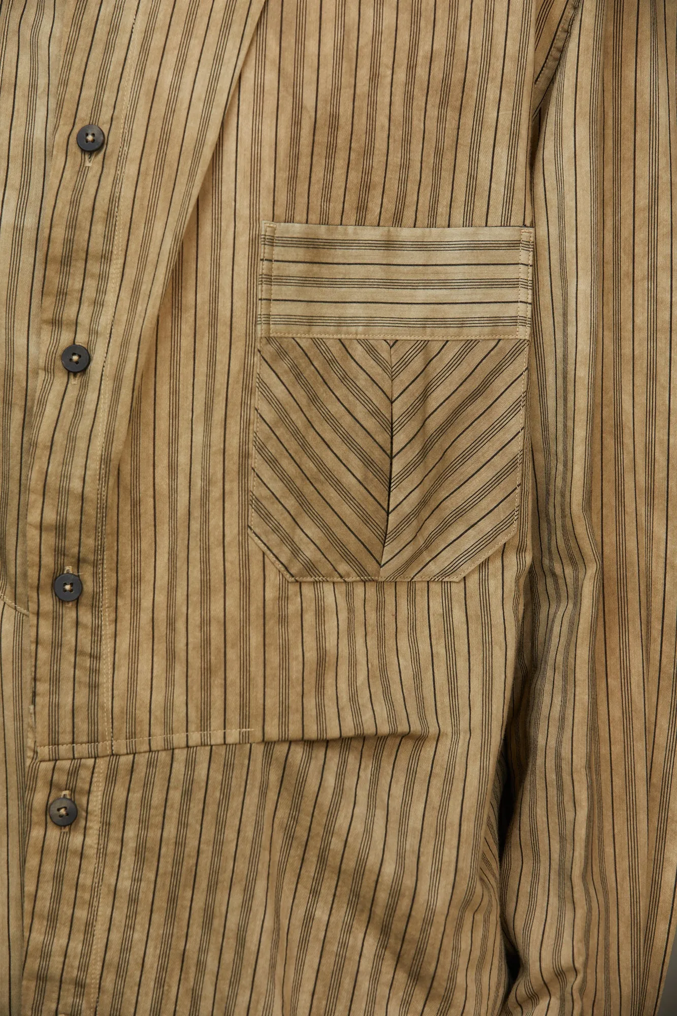 CALSSIC STRIPE PLEATED SHIRT sold by ziggy chen product image thumbnail 5